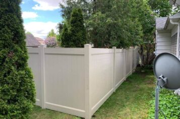 fence company near me, fence company in west bend, west bend area fence company, professional fence installation