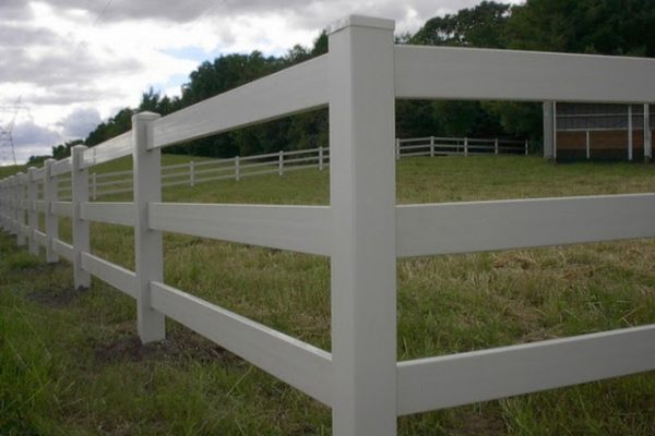 pasture fence west bend, fence company west bend, west bend fence installation