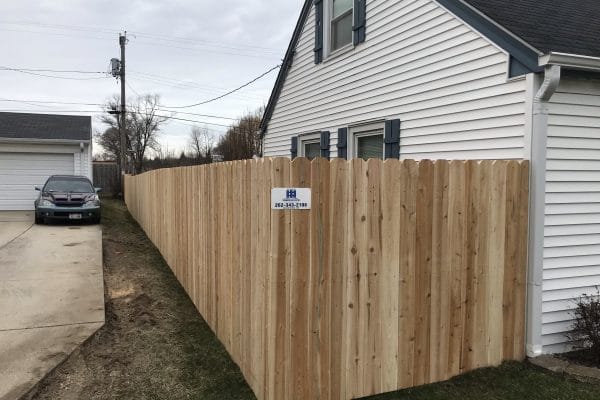 d&d fence, west bend wooden fencing installation, install fence west bend