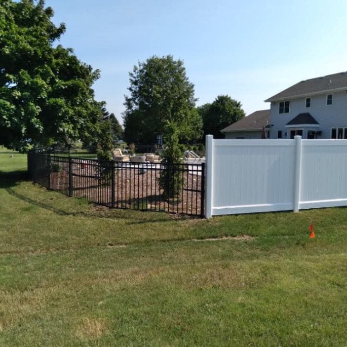 Fence Builders in Fond Du Lac, residential fencing Fond Du Lac, Fond Du Lac fence company