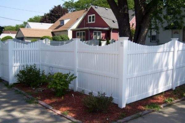 install fence west bend, scallop fence west bend, west bend fence company