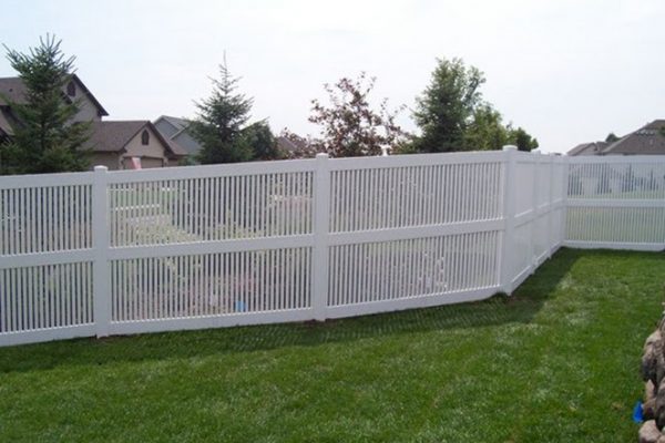privacy fence west bend, custom fences west bend, west bend fence company