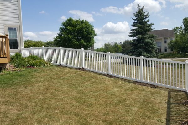 west bend vinyl fence installation, fence company west bend, west bend fence experts